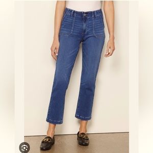 Cute PAIGE EUC size 31 Mayslie Crop denim.
